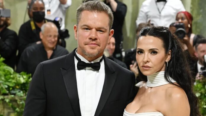 Matt Damon, 53, files for divorce with his wife Luciana Barroso, 47, after recently arriving in Australia with Chris Hemsworth, and reveals reason why and says “I found out the truth” See More